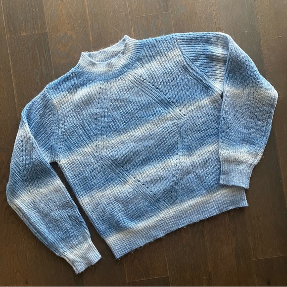 ❤️ HEARTLOOM Blue Sweater Turtleneck Medium - Picture 9 of 9